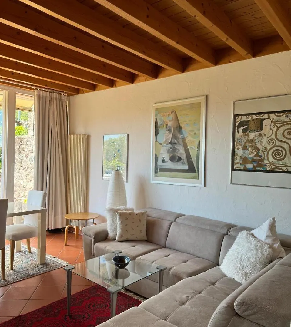 Welcome Traveller Charm Montees Marciaga