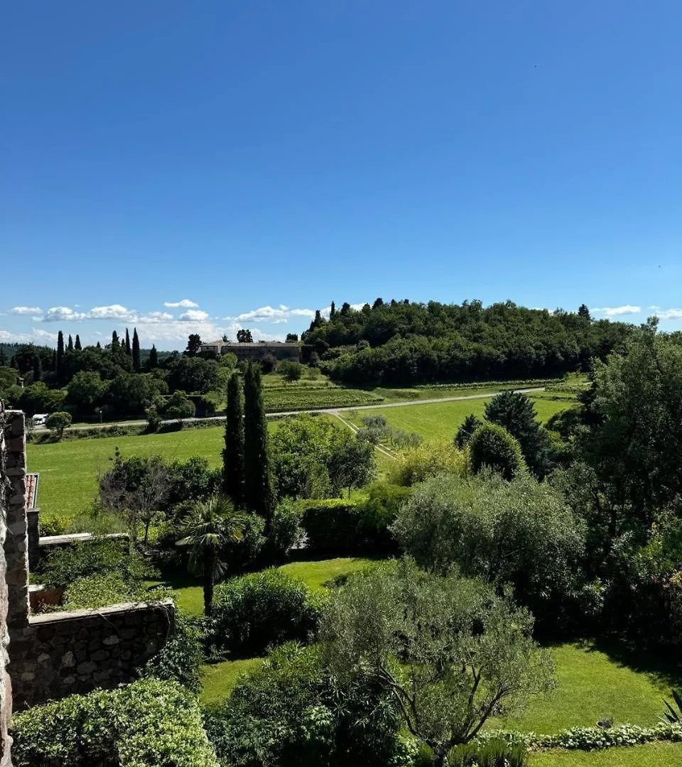Welcome Traveller Charm Montees Marciaga